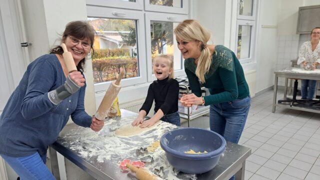 Kinder backen für Kinder